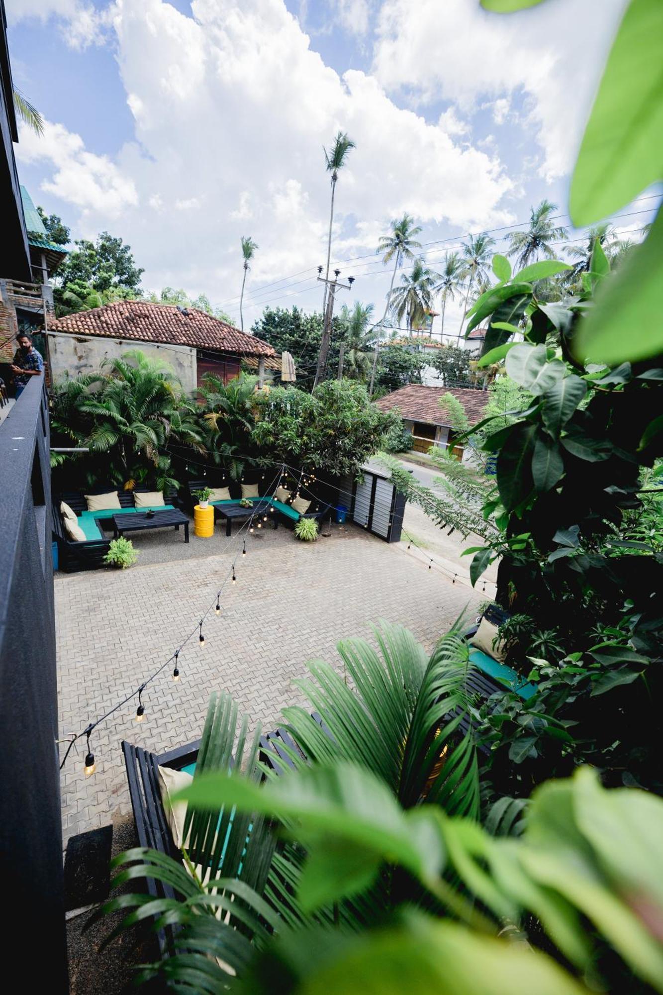 Sugar Hostel Weligama - Coliving & Coworking Buitenkant foto
