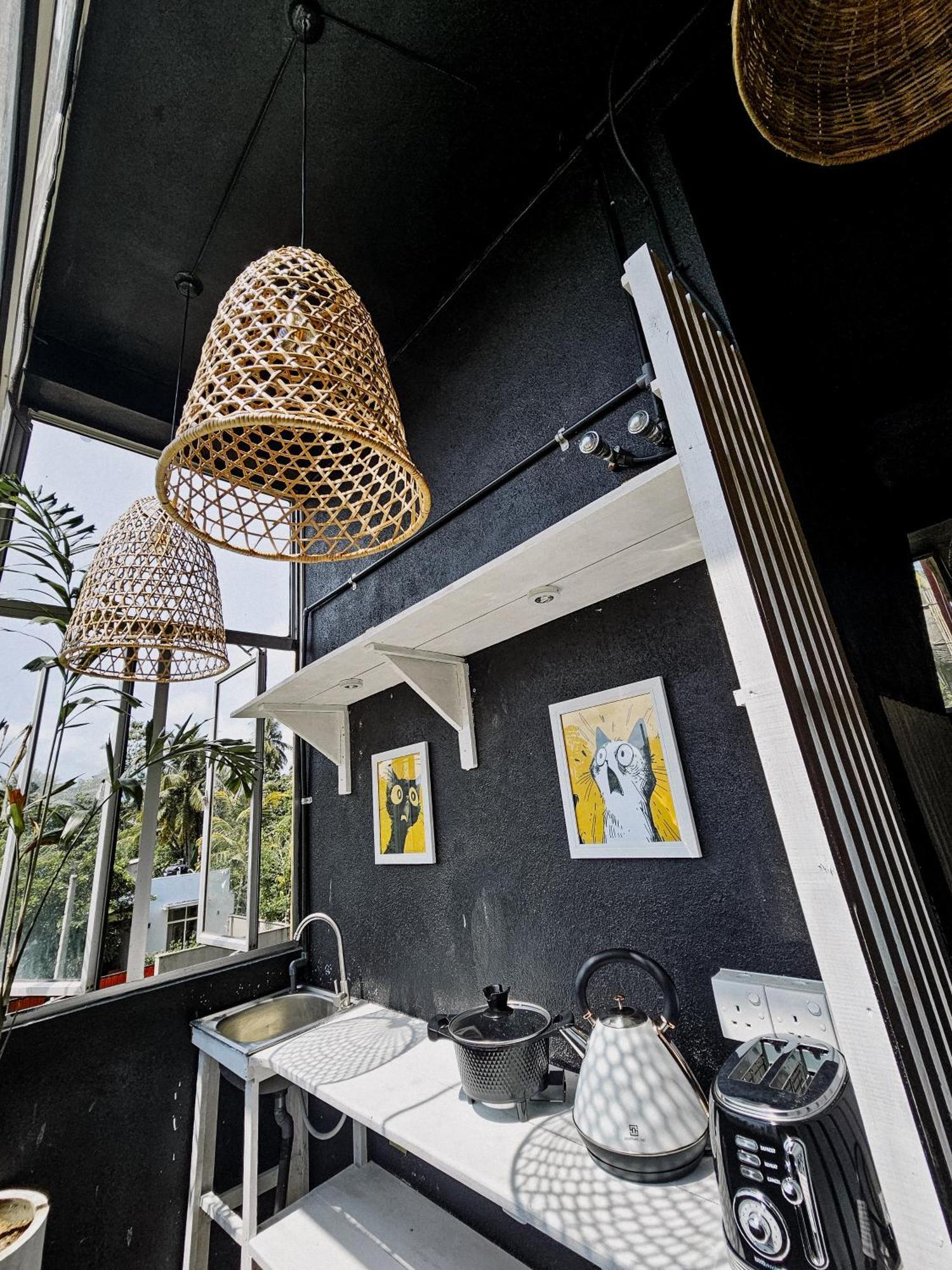 Sugar Hostel Weligama - Coliving & Coworking Buitenkant foto